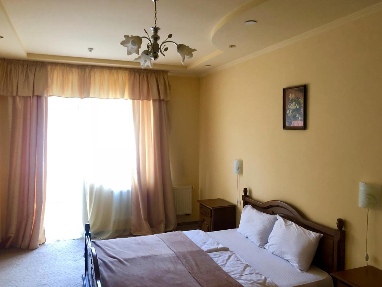 Chervona Gora Mukacheve Bagian luar foto